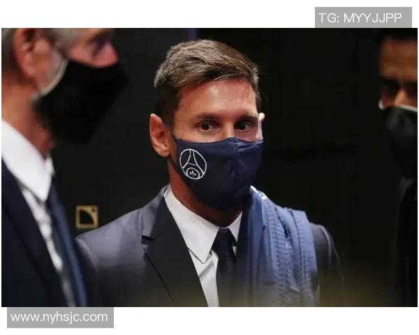 足球明星佩戴口罩的高清图片展现运动员的责任与风采