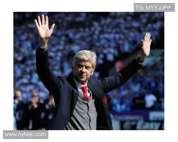 足球明星捂嘴神秘微笑瞬间揭秘引发球迷热议与猜测 足球明星捂嘴神秘微笑瞬间揭秘引发球迷热议与猜测